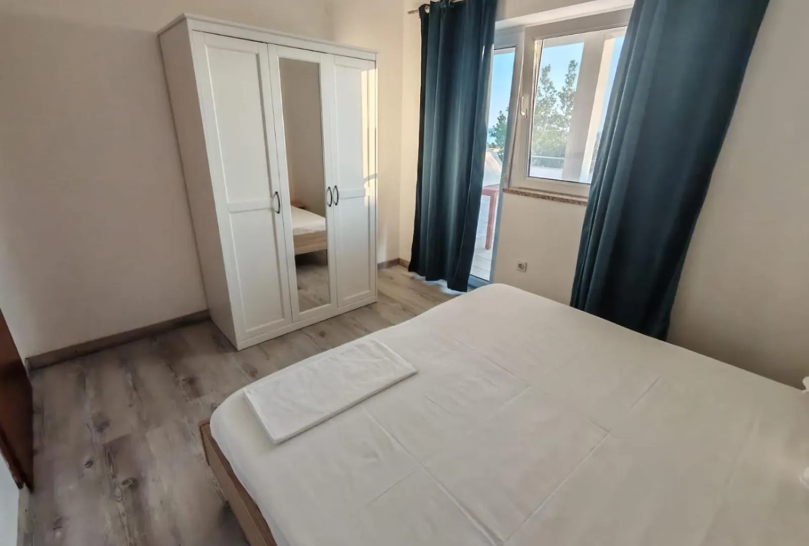 Apartment Gligora Mandre 0*,